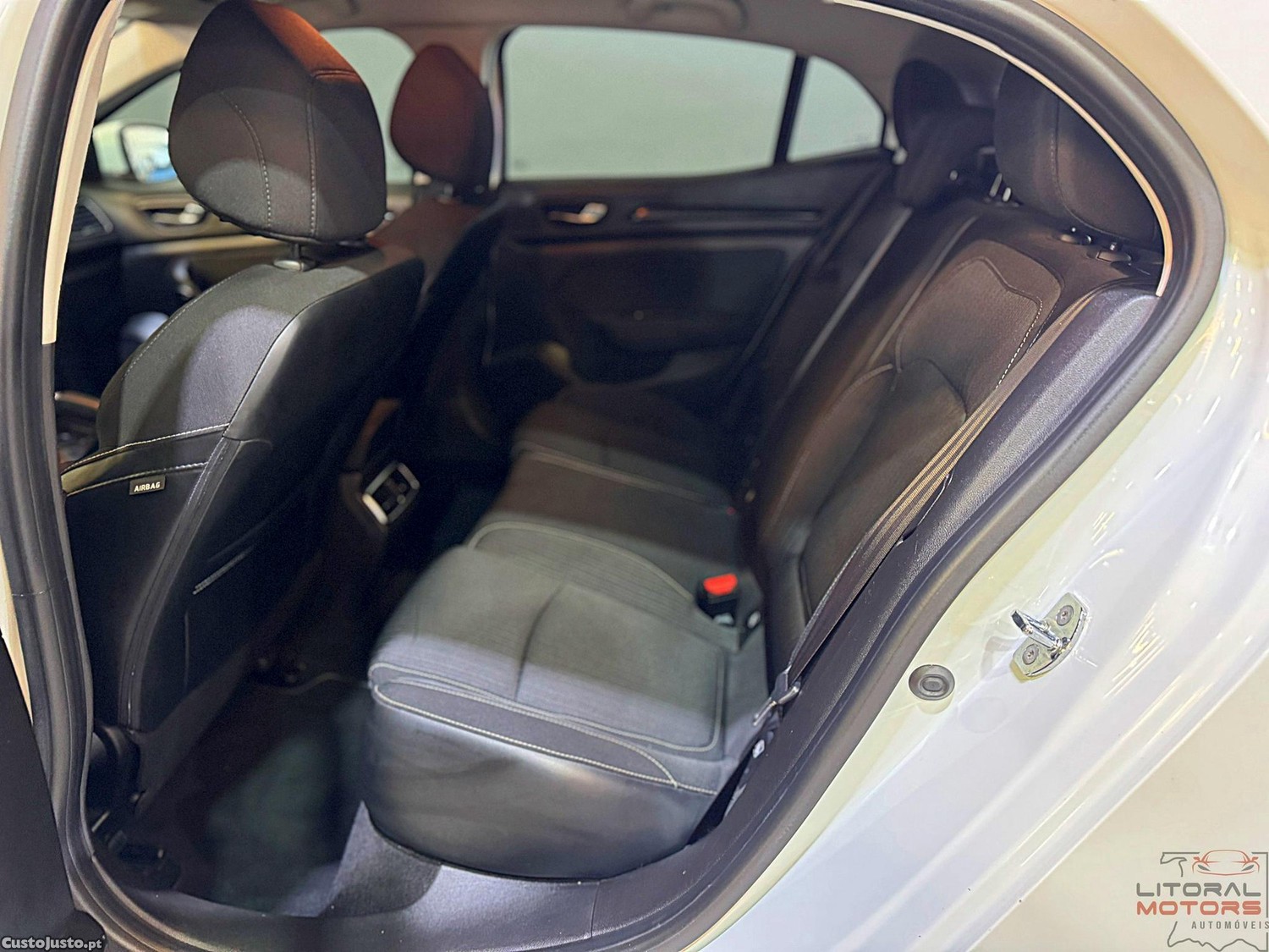 Renault Mégane 1.5 dCi Limited SS — fotografia 10