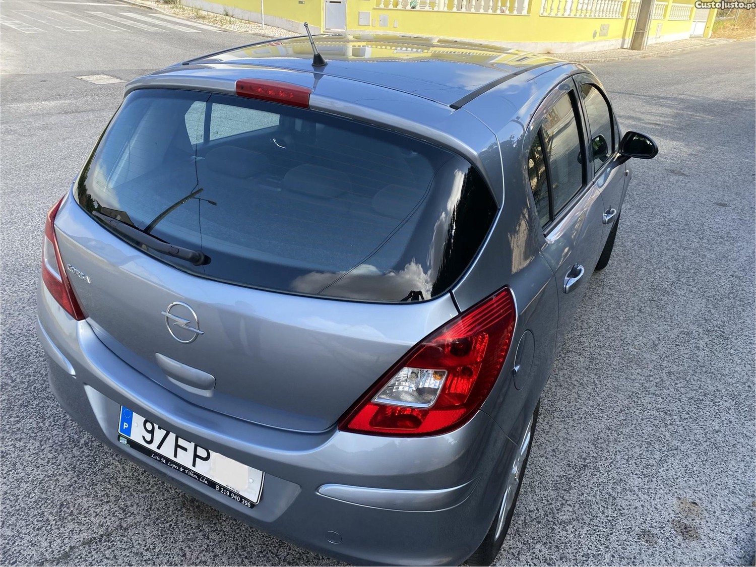 Opel Corsa 1.2 — fotografia 8