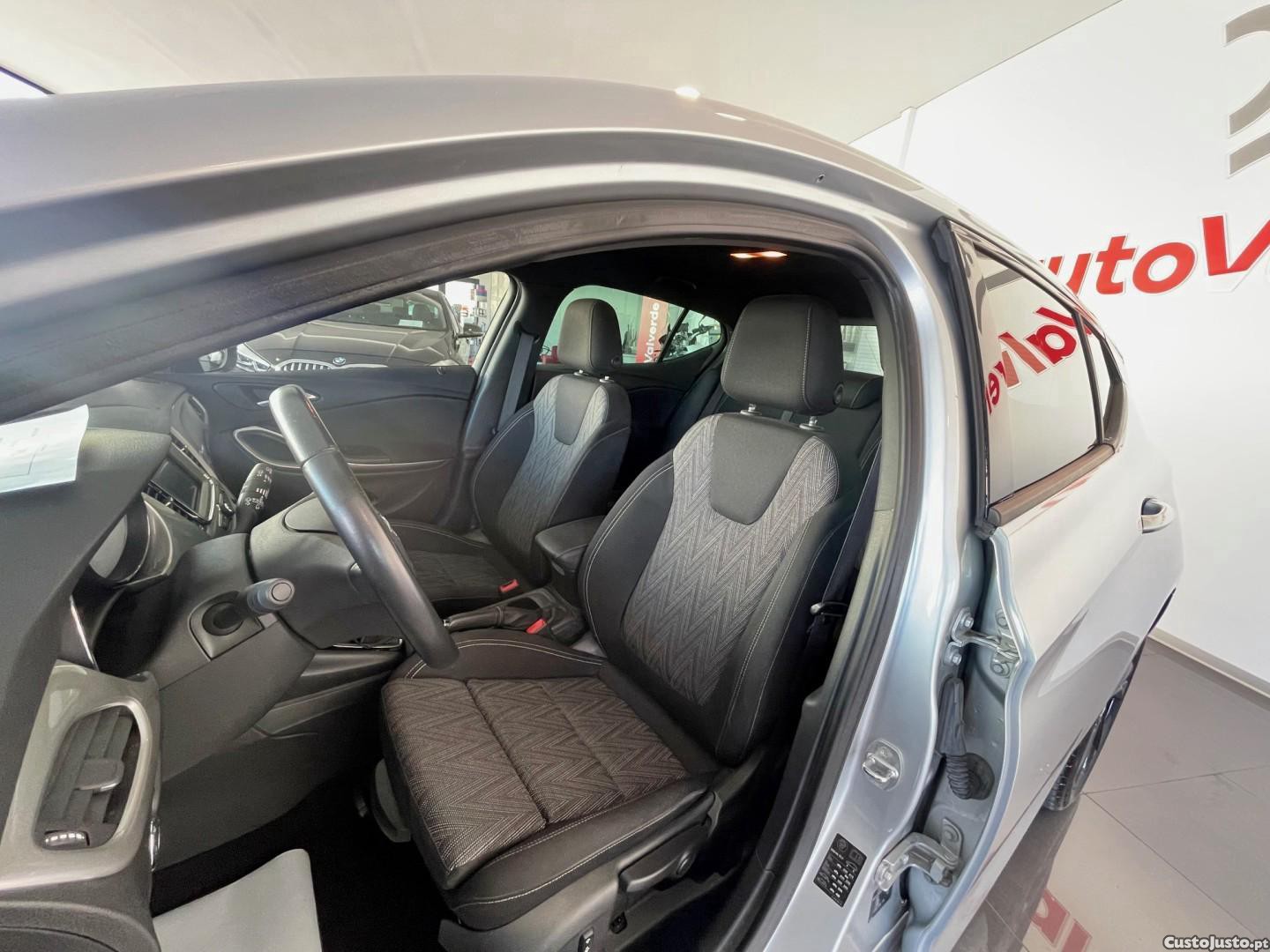 Opel Astra 1.2 Turbo S&S 2020 — fotografia 10