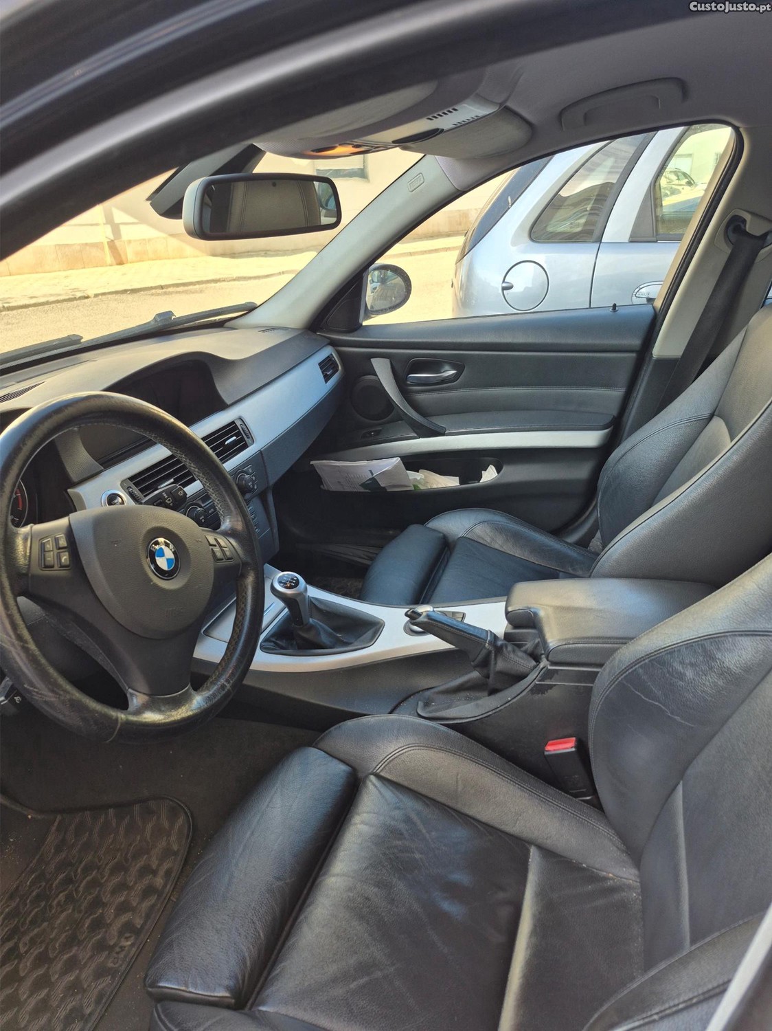 BMW 320 E90 — fotografia 5