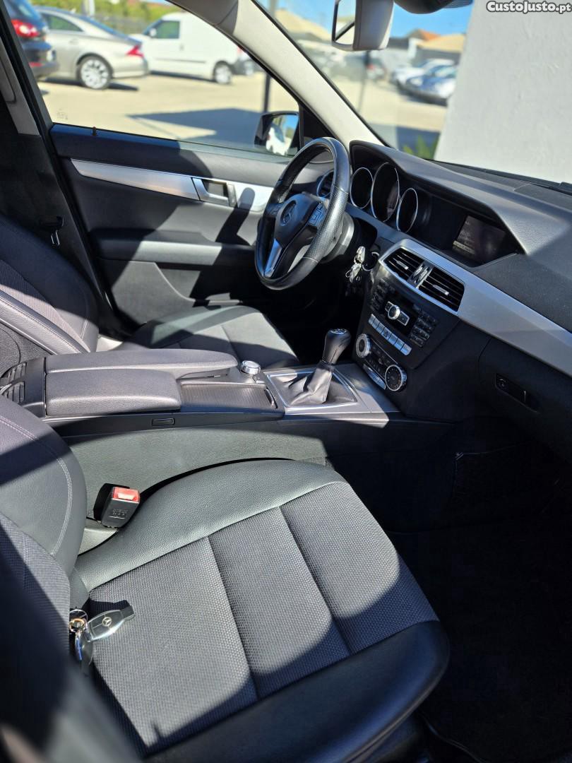 Mercedes-Benz C 220 CDi Avantgarde BE — fotografia 10