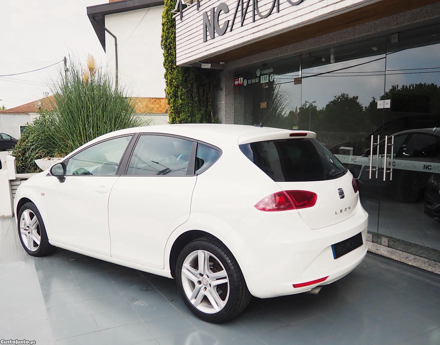 SEAT Leon 1.6 TDI Sport — fotografia 8