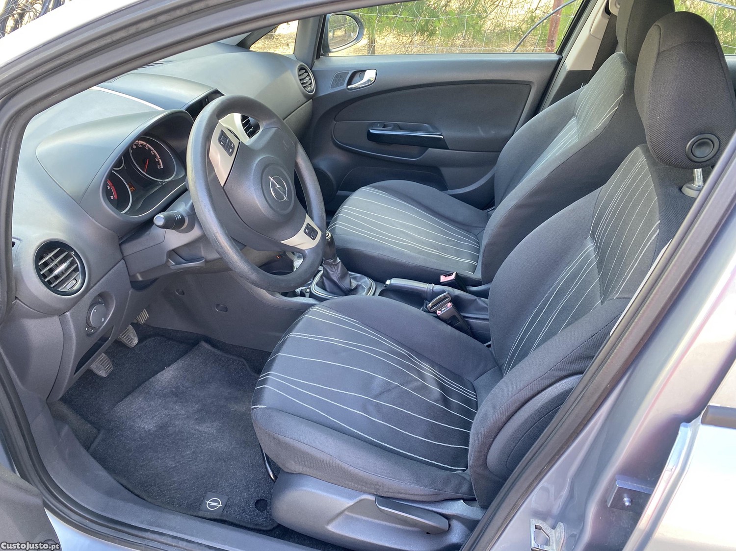 Opel Corsa 1.2 — fotografia 7