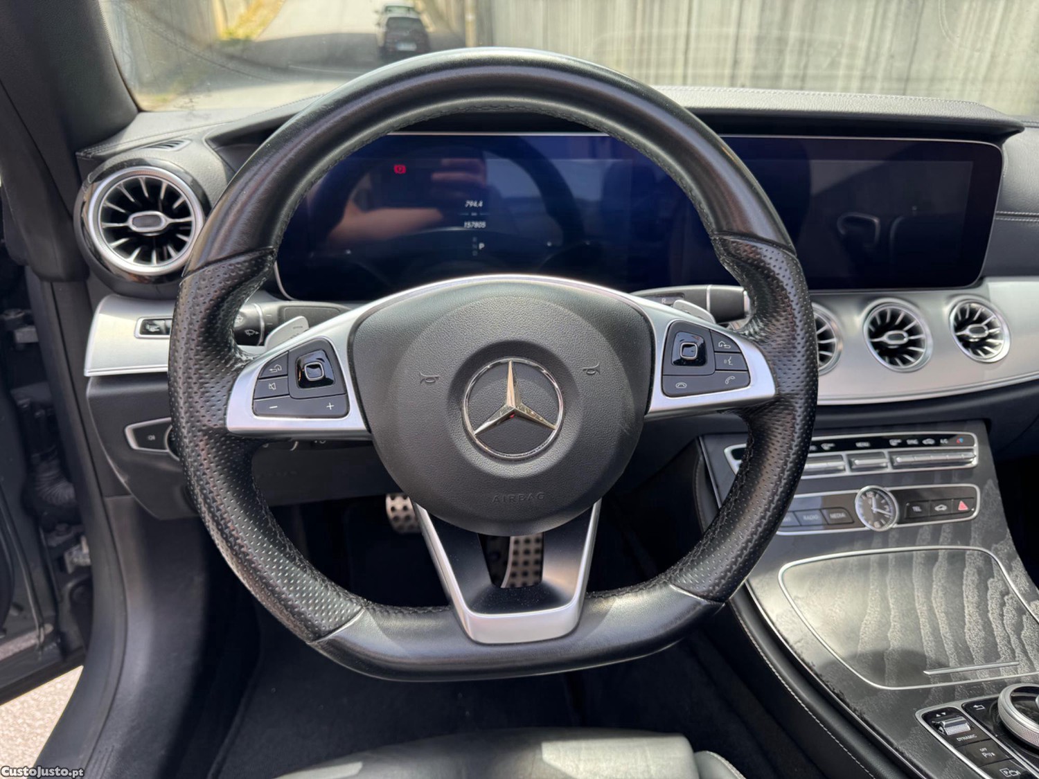 Mercedes-Benz E 220 D — fotografia 7