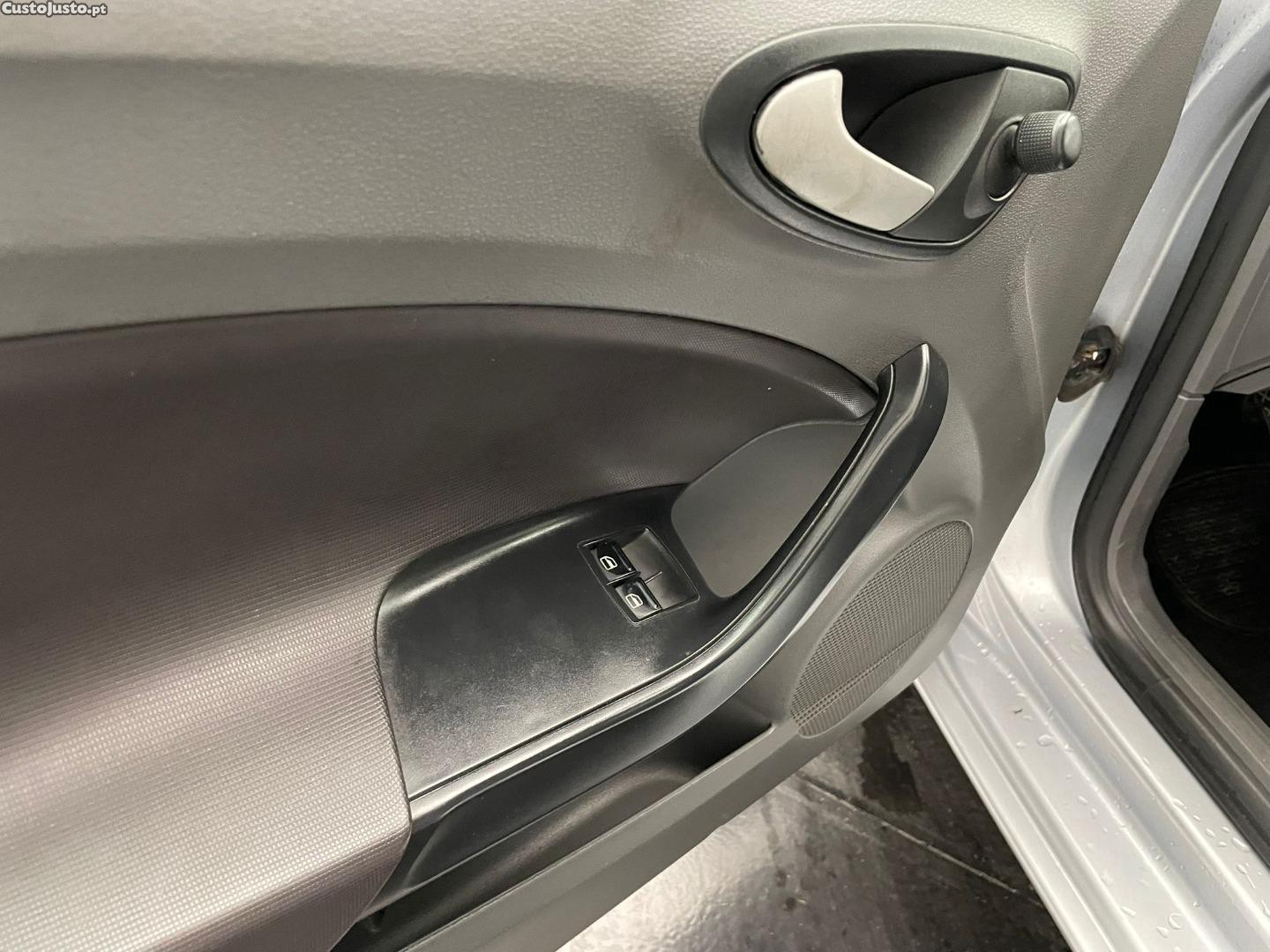 SEAT Ibiza 1.2 STYLE — fotografia 4
