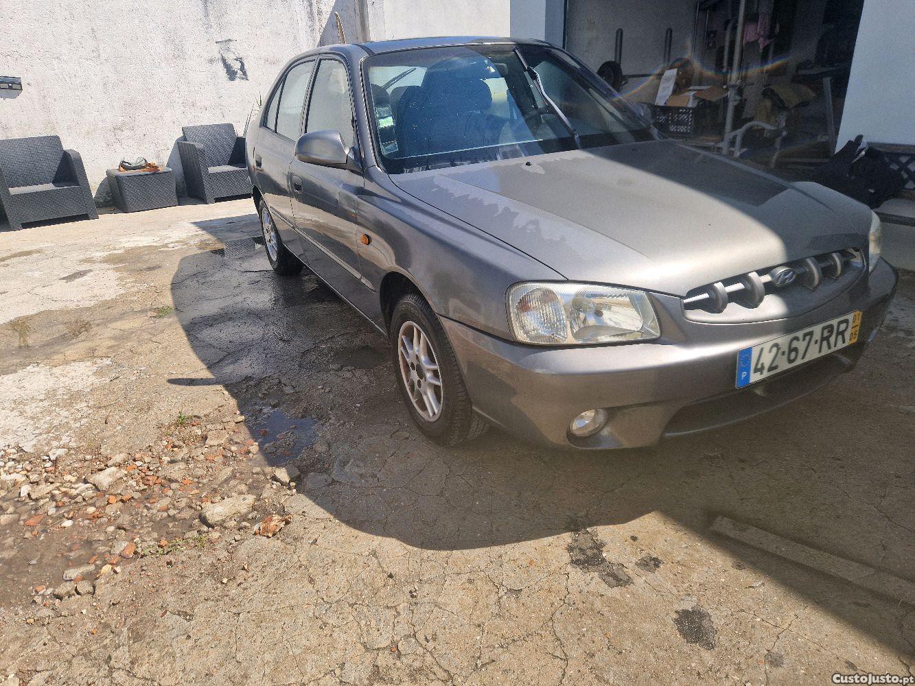 Hyundai Accent acc — fotografia 12