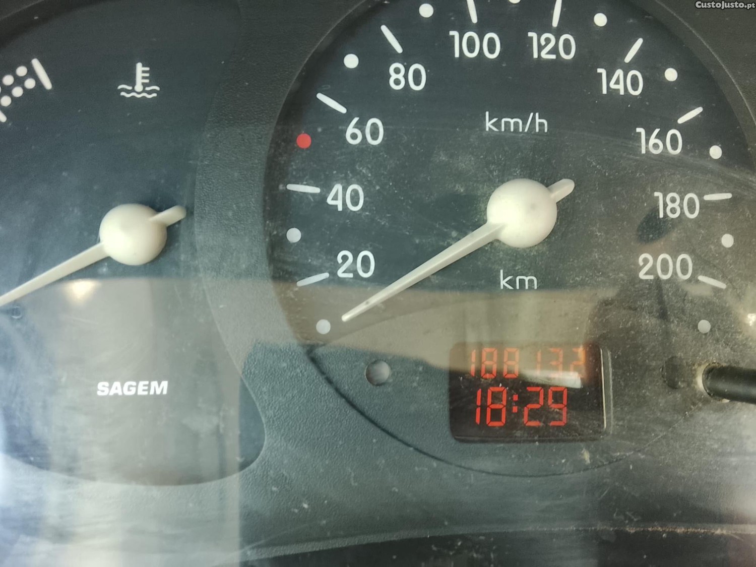 Renault Clio 1.2 Gasolina Ipo/2027-Mecanica impecável — fotografia 6