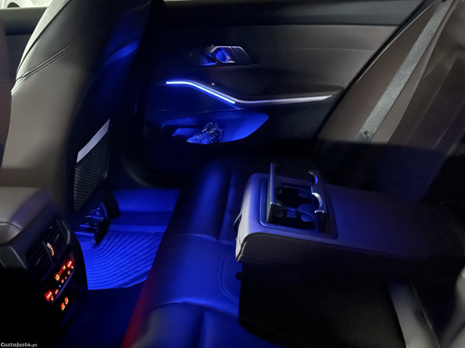 BMW 320 Luxury Line - 18 foto 4