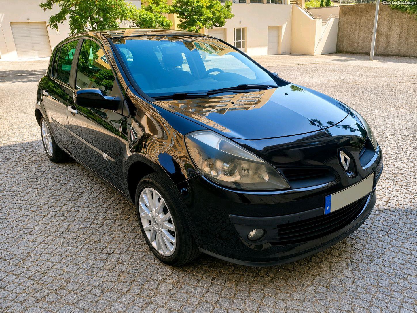 Renault Clio 1.5dci — fotografia 10
