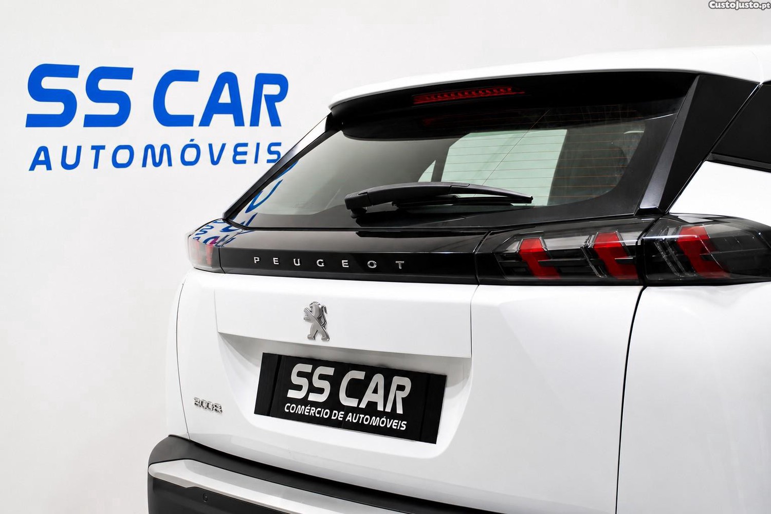 Peugeot 2008 1.2 PureTech Active — fotografia 16
