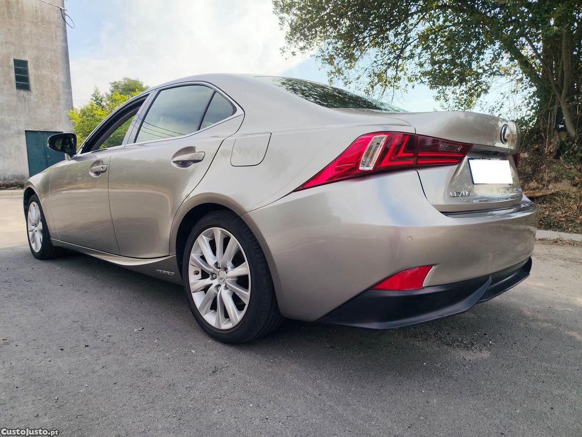 Lexus IS h executive — fotografia 12