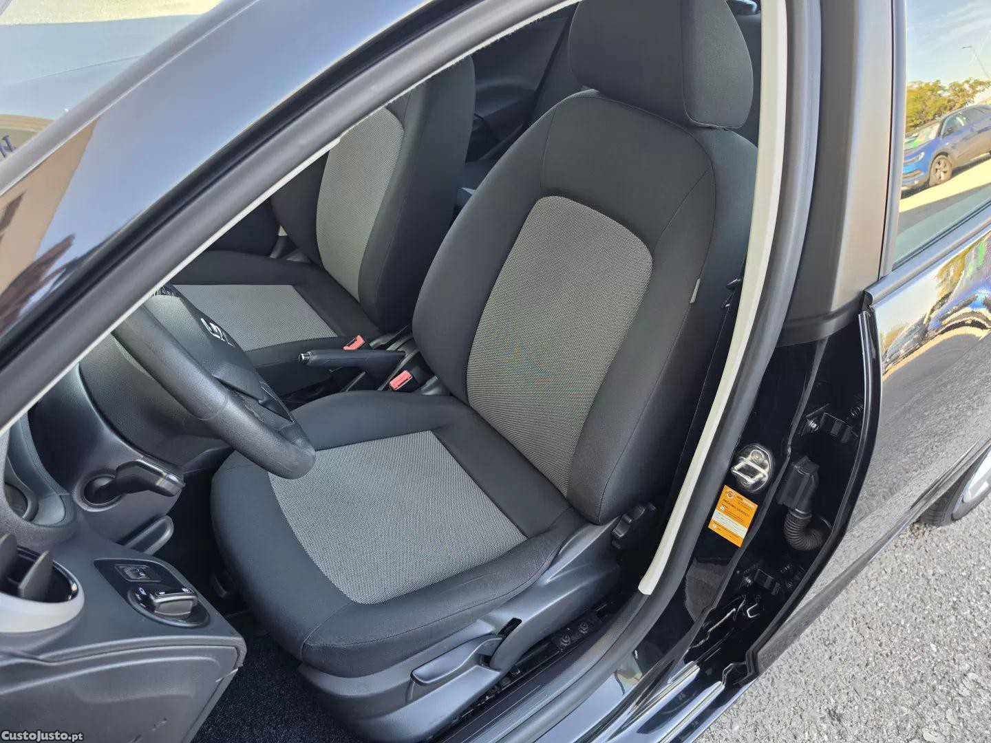 SEAT Ibiza 1.4 tdi reference — fotografia 3