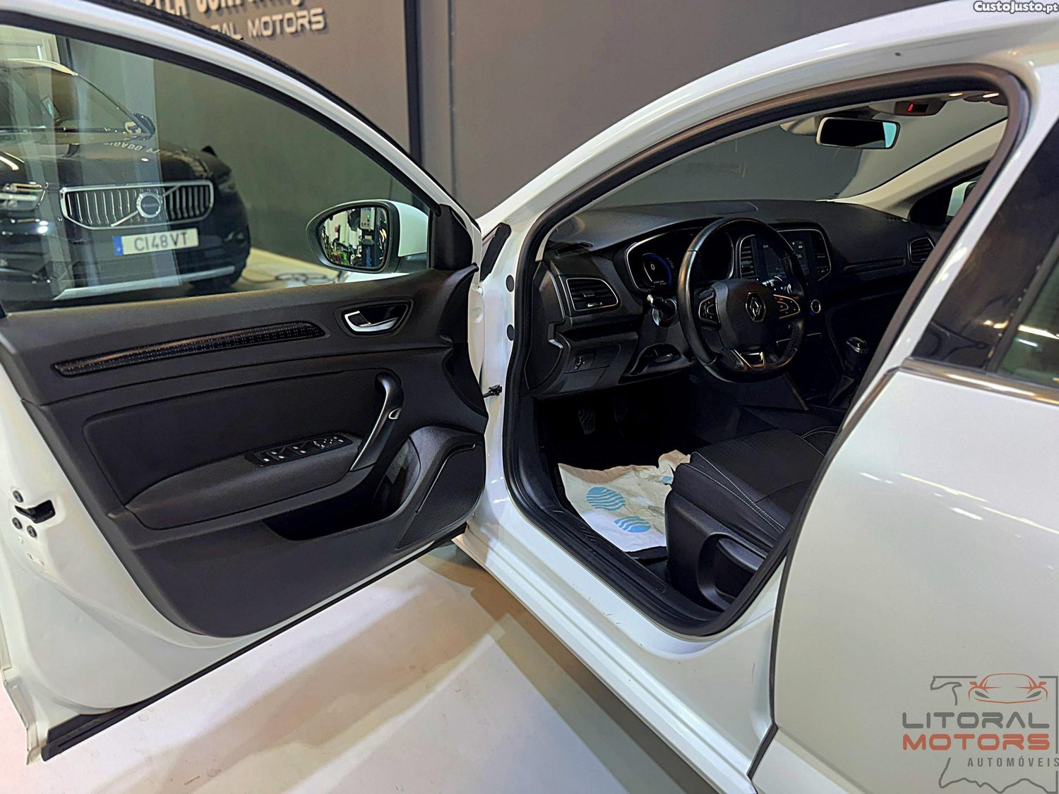 Renault Mégane 1.5 dCi Limited SS — fotografia 13