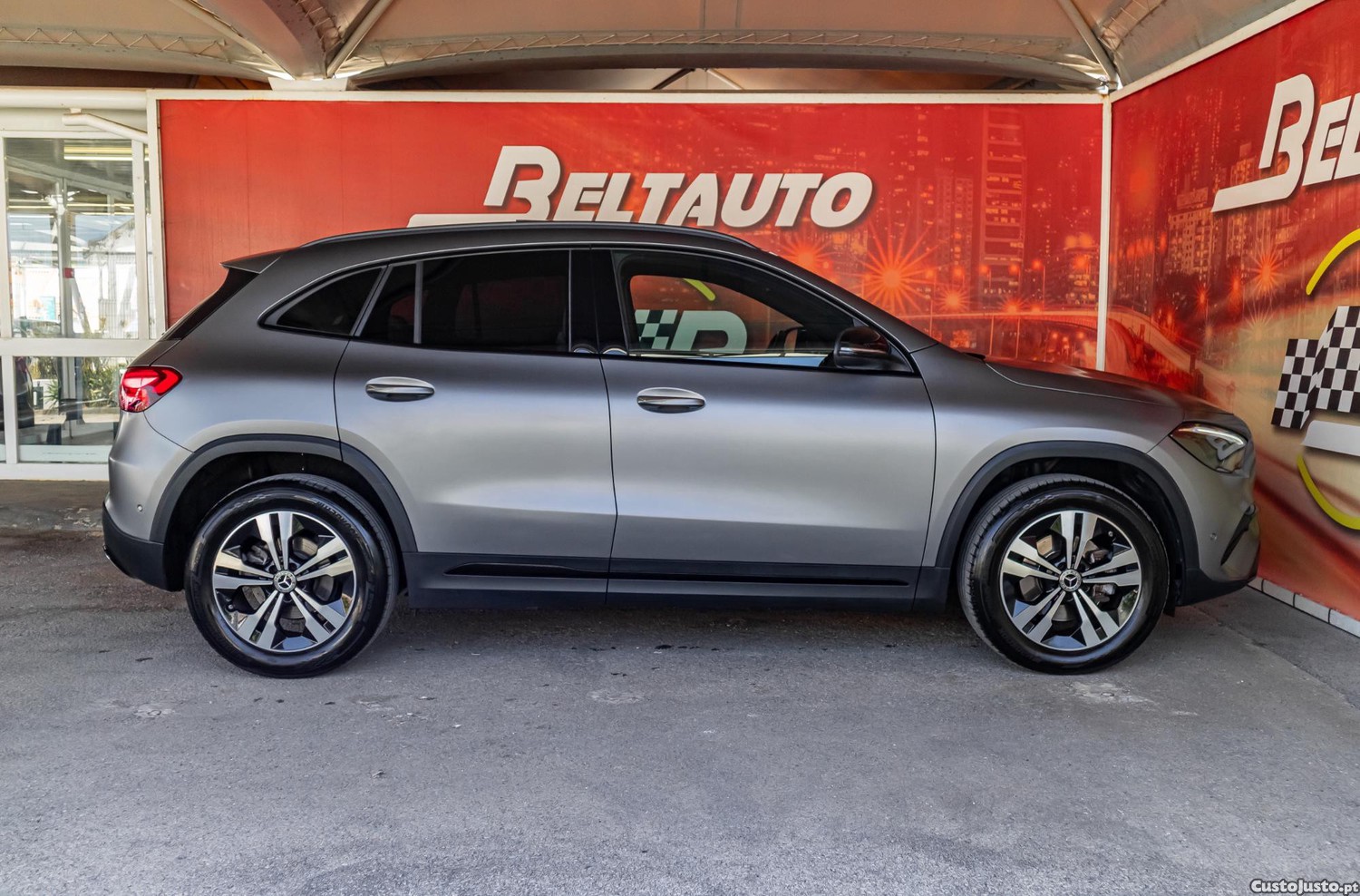 Mercedes-Benz GLA 180 d Progressive Auto — fotografia 21