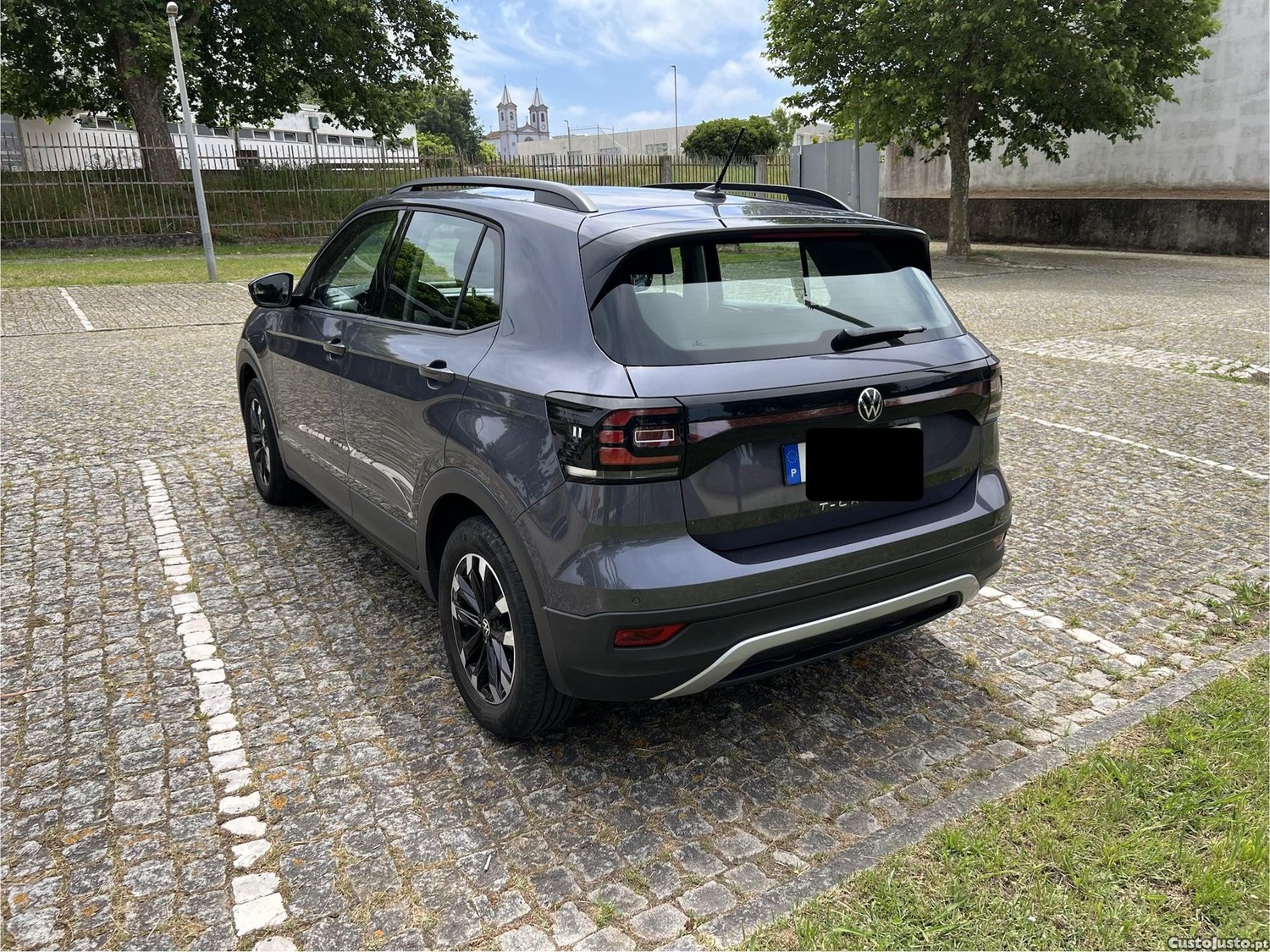 Volkswagen T-Cross 1.0 TSI LIFE — fotografia 4
