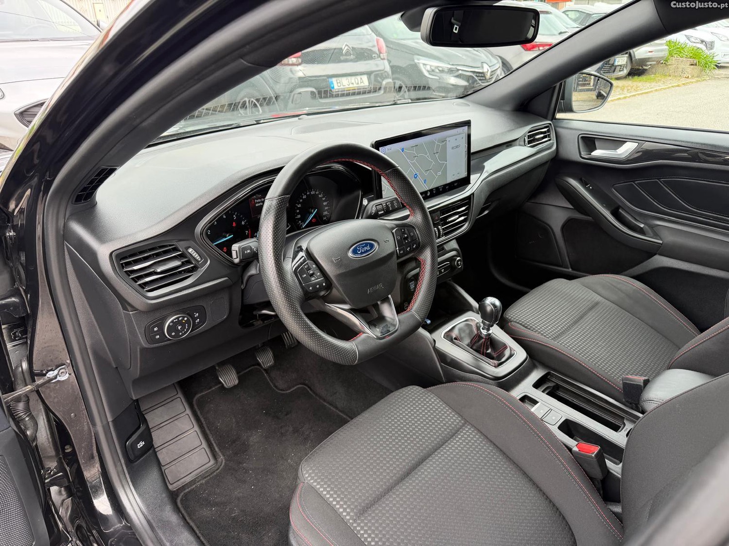 Ford Focus SW 1.0 EcoBoost MHEV ST-Line — fotografia 16