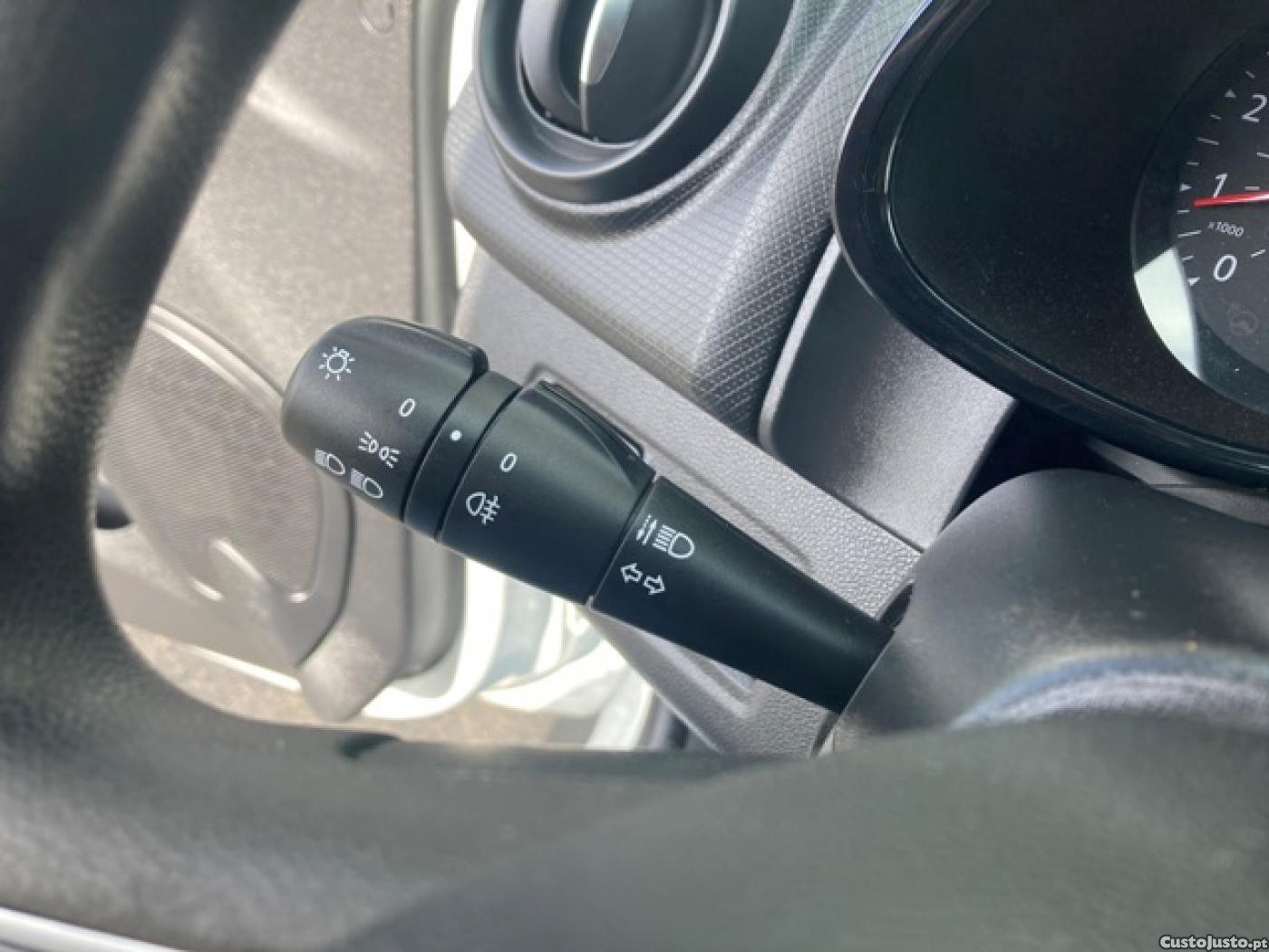 Renault Clio 1.5 dCi Zen — fotografia 14