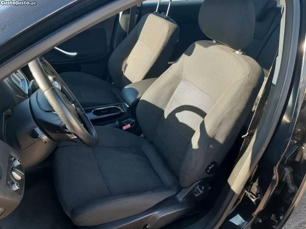 Ford KA 1.8 tdci titanium econetic — fotografia 10