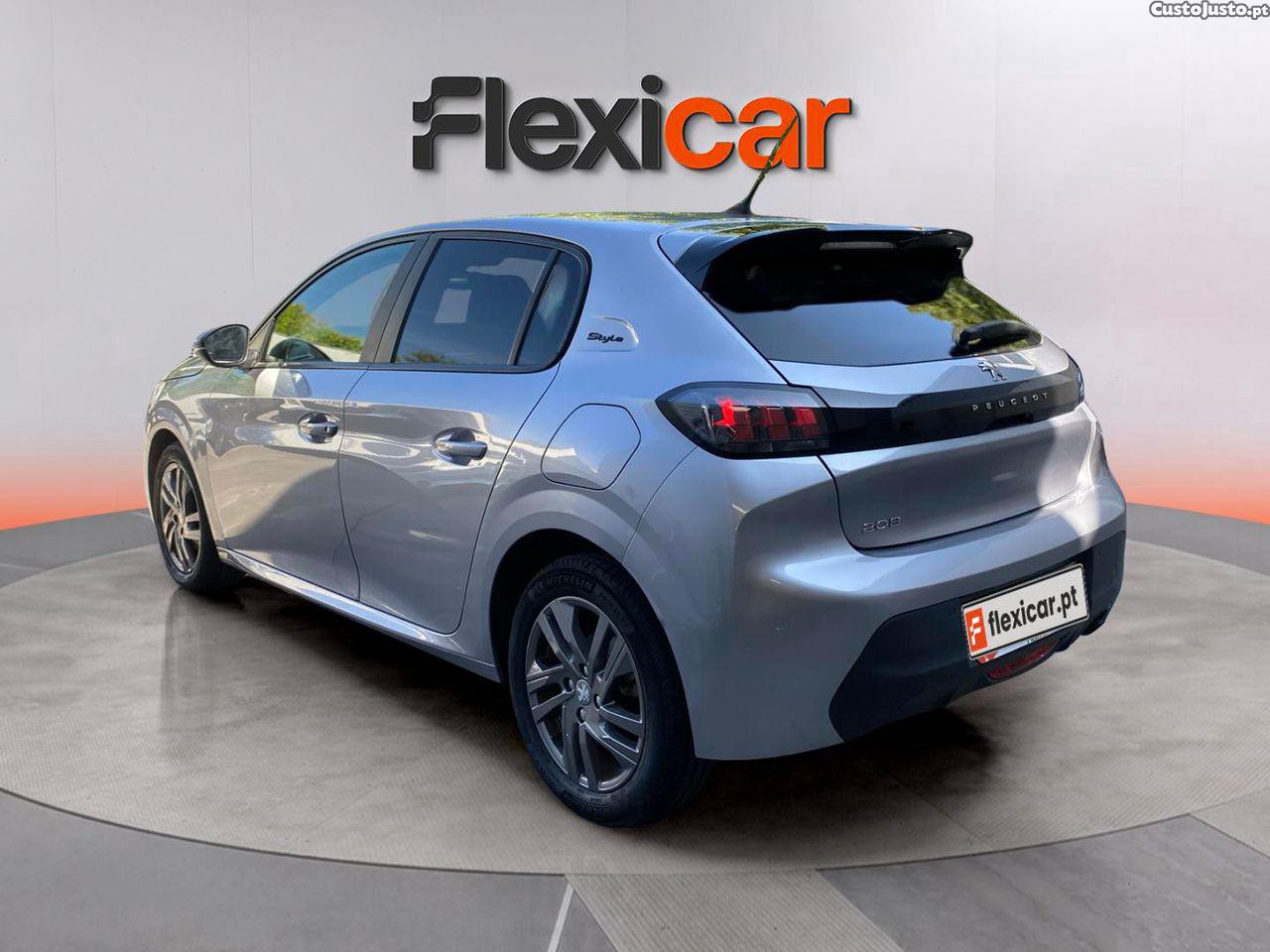 Peugeot 208 PureTech 100 EAT8 Allure Pack — fotografia 15