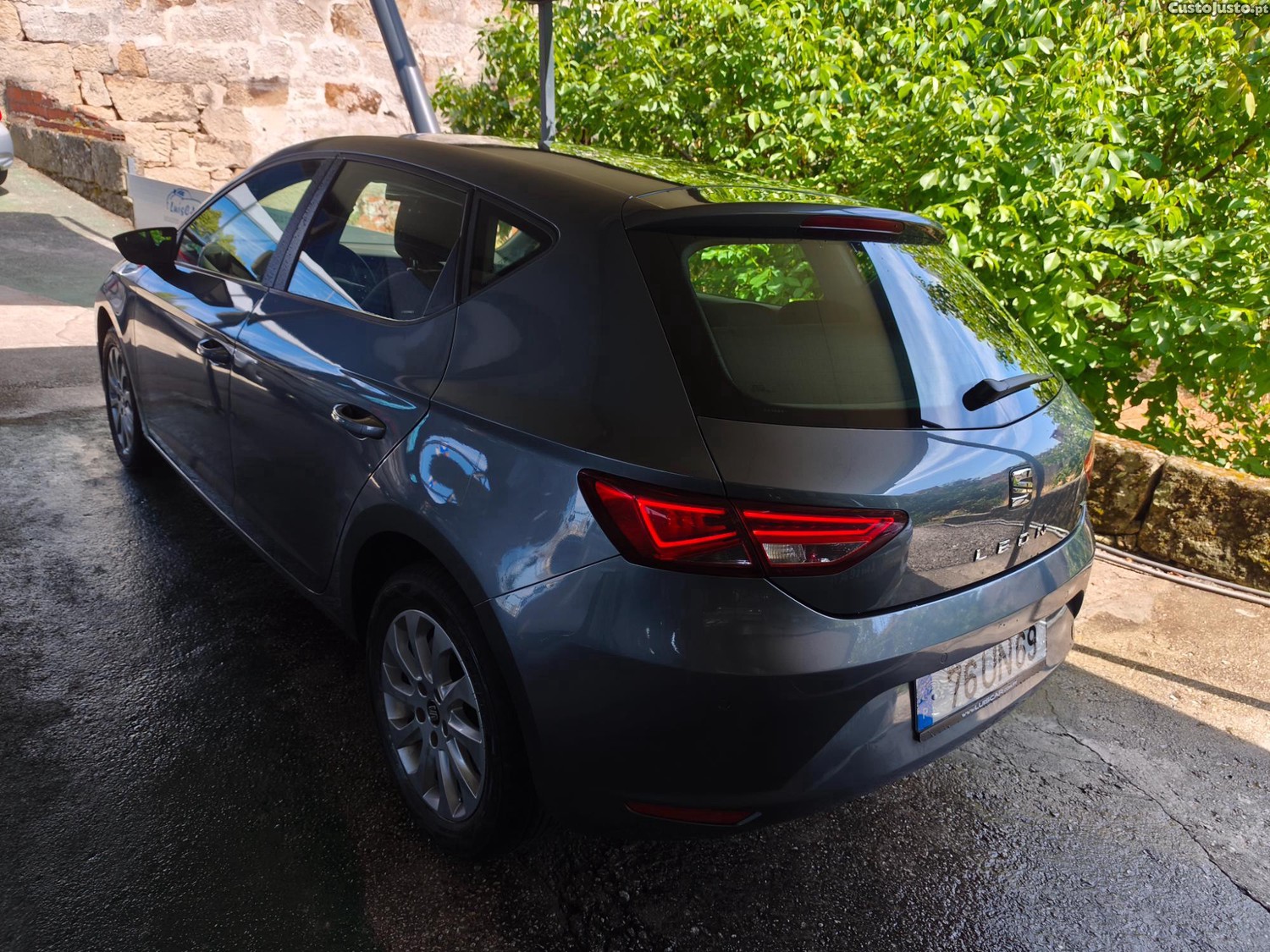 SEAT Leon 1.6 TDI Style — fotografia 16