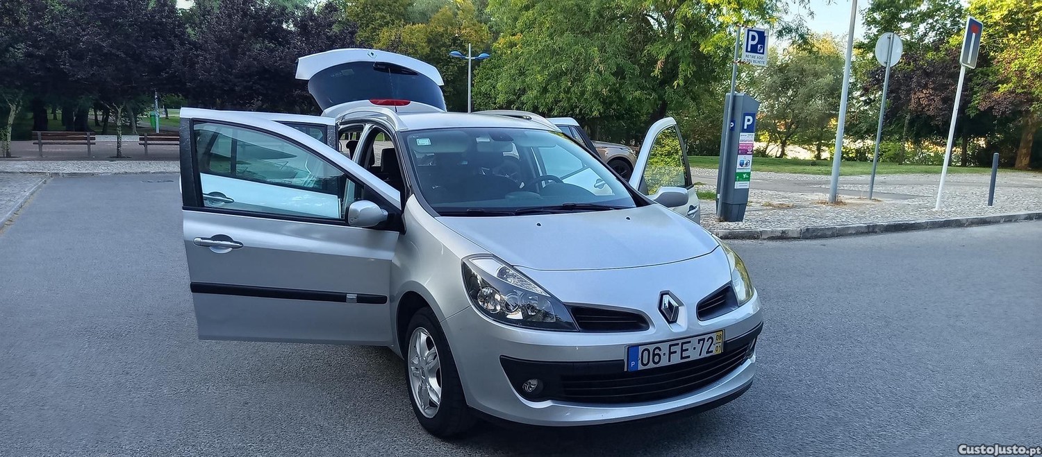 Renault Clio Full Extras — fotografia 5
