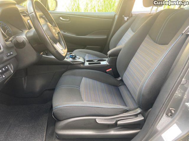 Nissan Leaf 40 kWh N-CONNECTA — fotografia 6