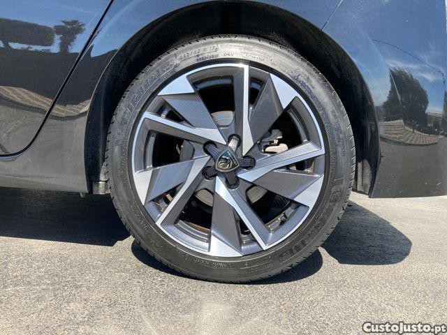 Peugeot 308 1.2 PureTech Allure — fotografia 19
