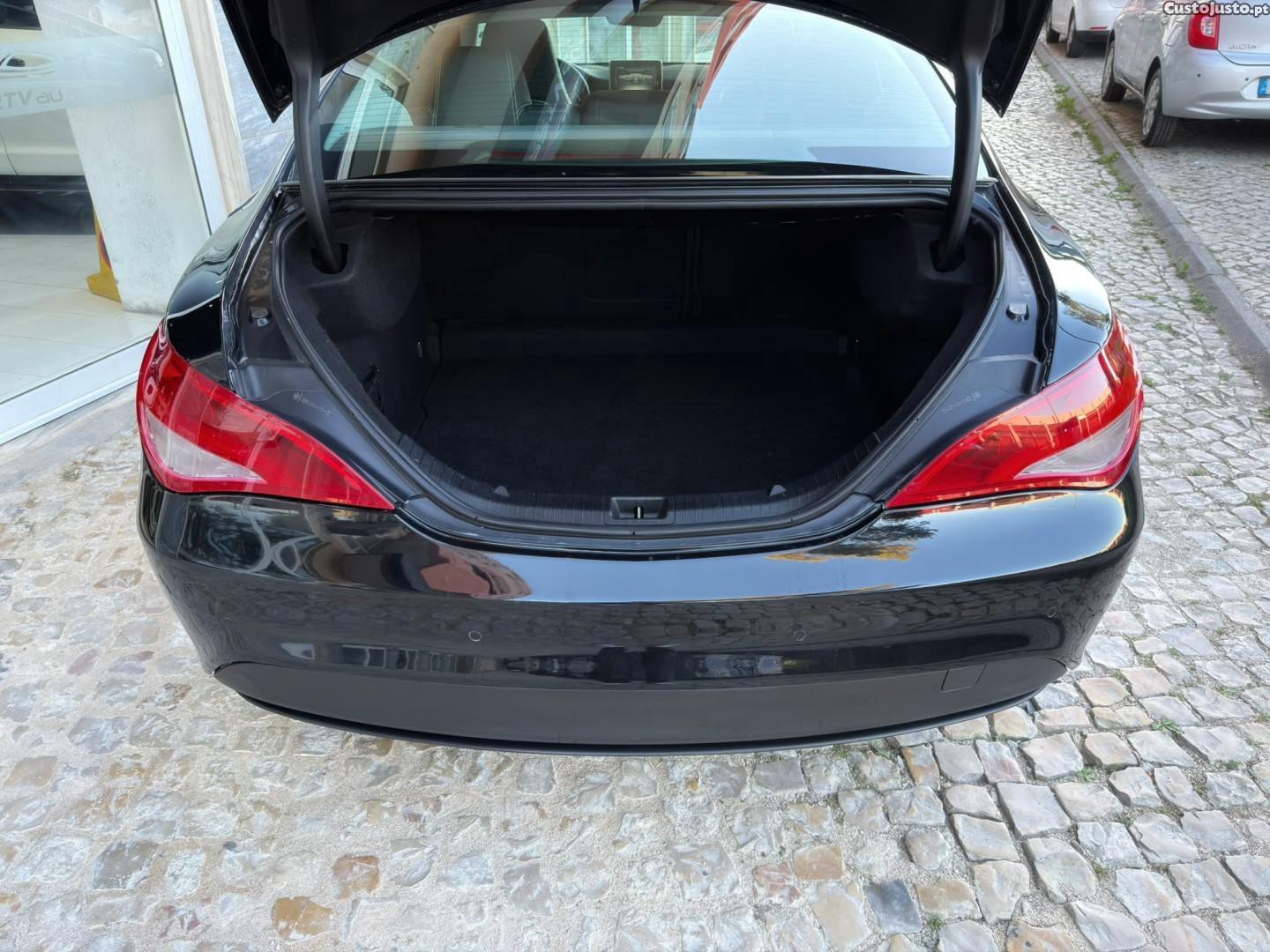 Mercedes-Benz CLA 180 CDi Urban — fotografia 11