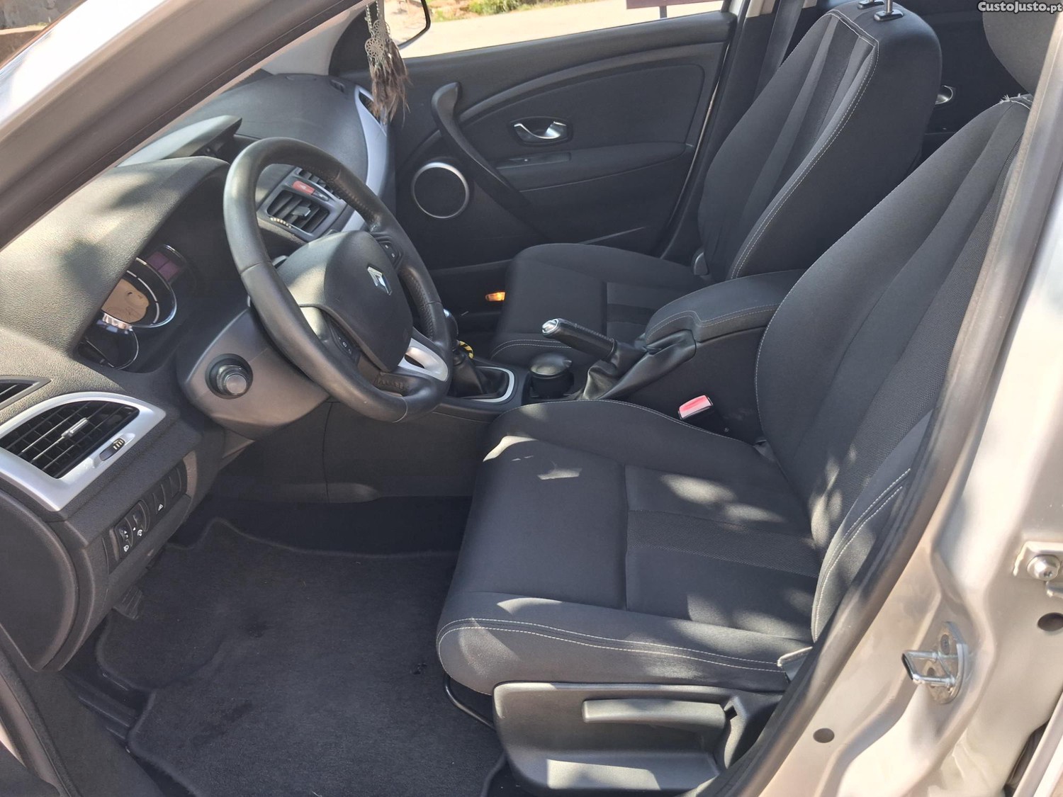 Renault Mégane 1.5 DCI Bom Estado — fotografia 4