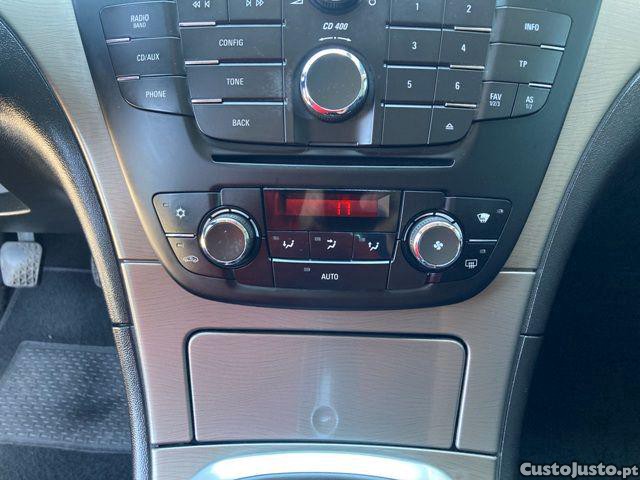 Opel Insignia Sport Tourer 2.0 CDT — fotografia 9