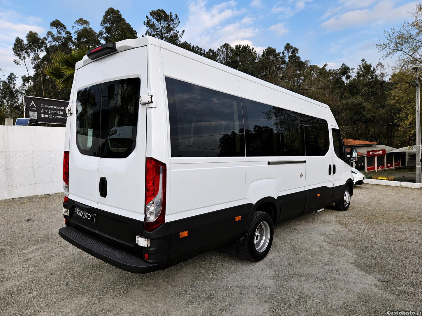Iveco Daily 9 Lugares — fotografia 7