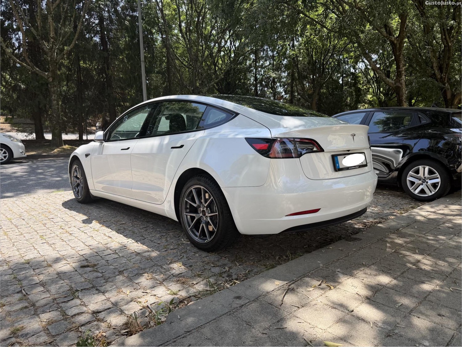 Tesla Model 3 Long Range 498cv — fotografia 9