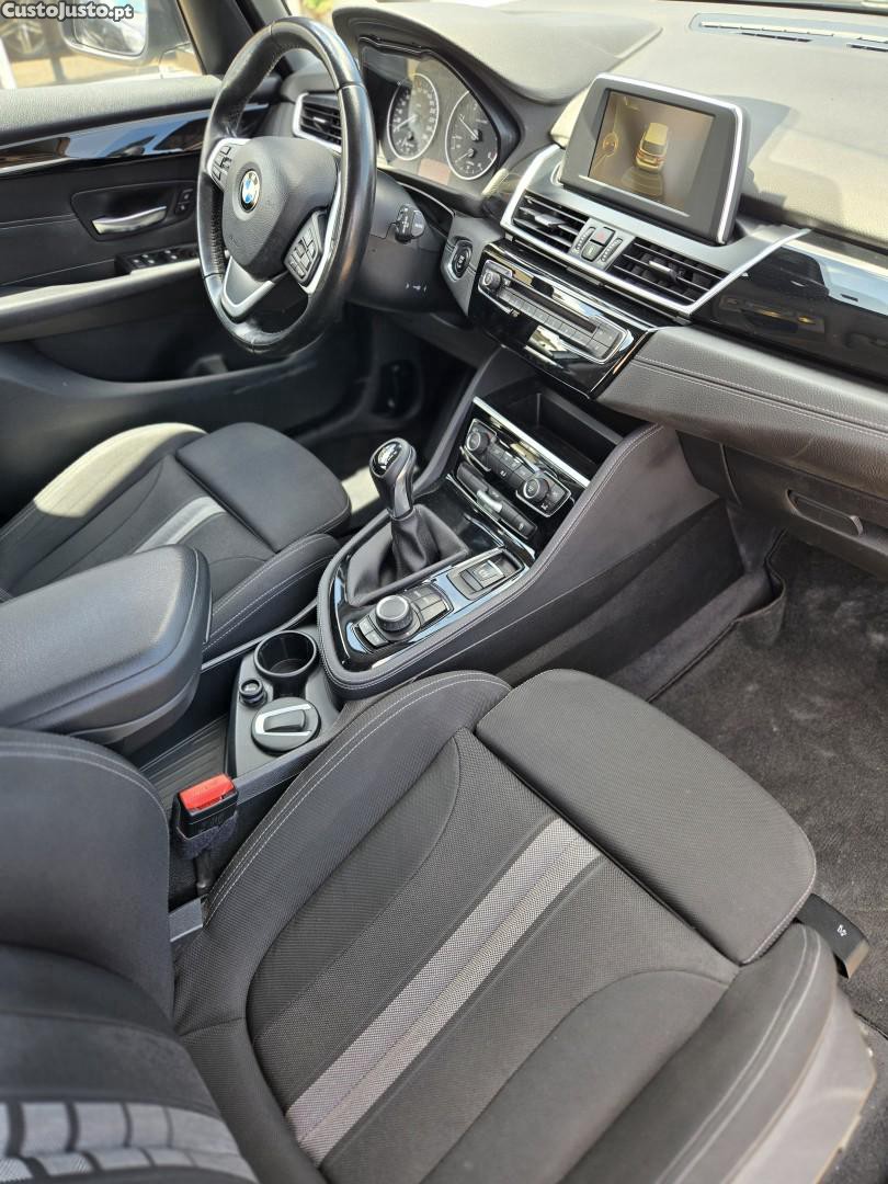 BMW 216 Active Tourer d Advantage — fotografia 3