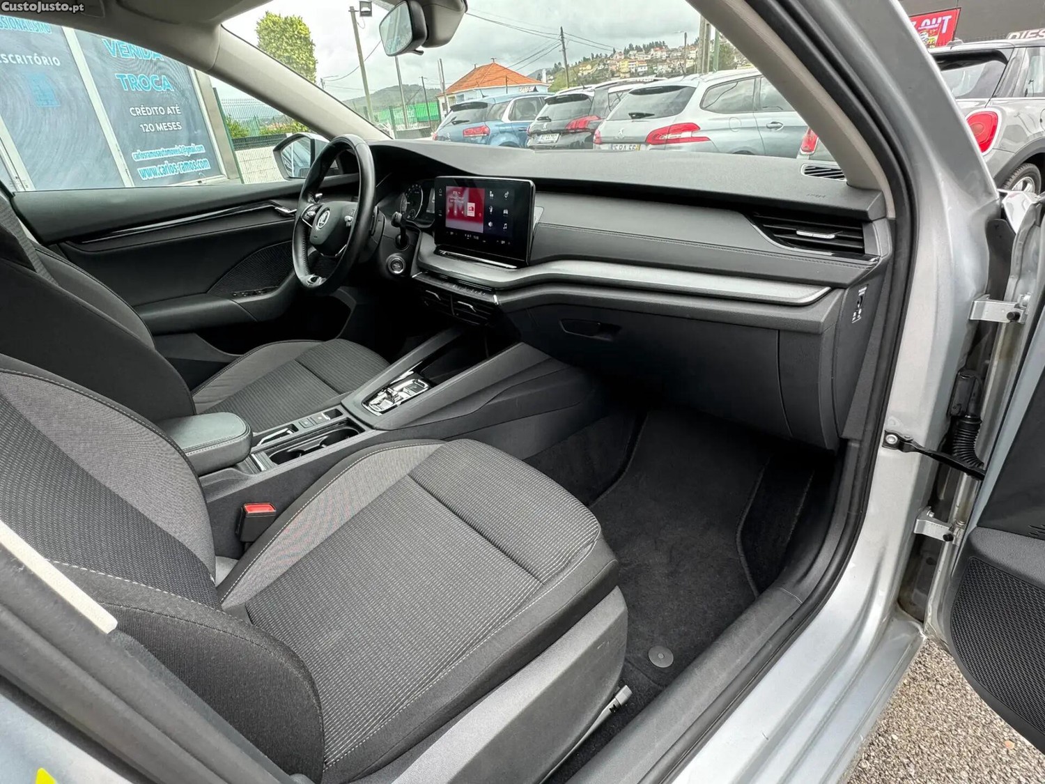 Skoda Octavia 2.0 TDI Ambition DSG — fotografia 10
