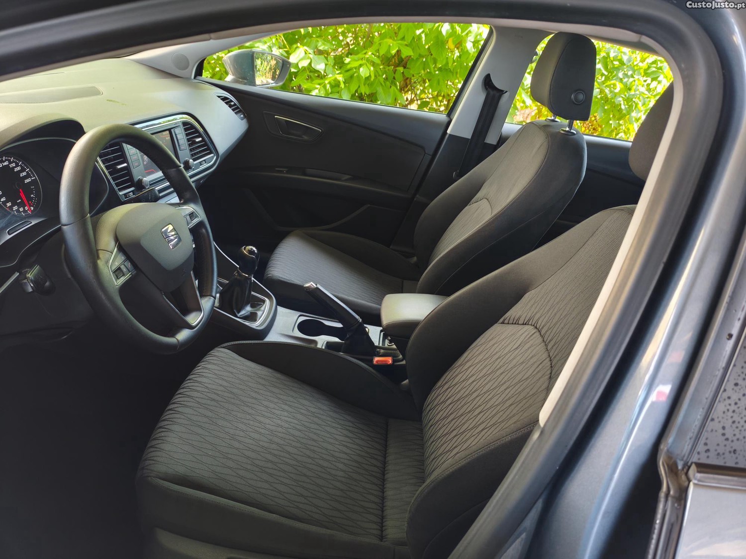 SEAT Leon 1.6 TDI Style — fotografia 7