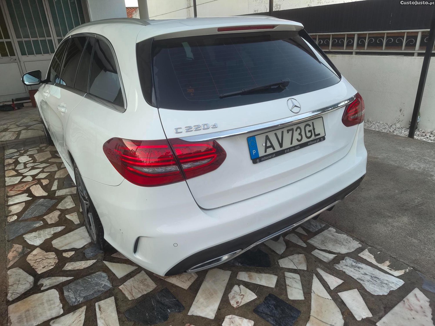 Mercedes-Benz C 220 2.0d 194cv AMG 9G tronic — fotografia 7