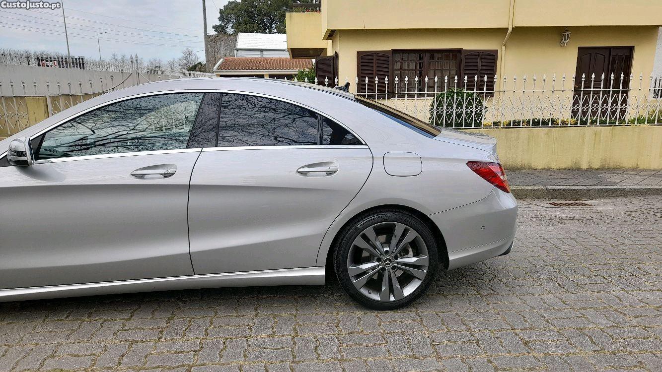 Mercedes-Benz CLA 180 Urban — fotografia 4