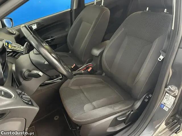 Ford Fiesta 1.0 EcoBoost S&S Titanium — fotografia 10
