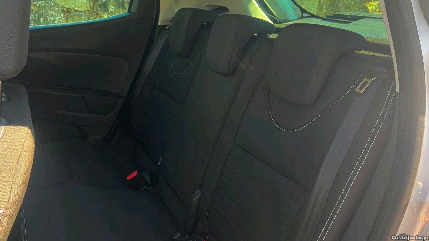 Renault Clio 0.9 Limited Edition — fotografia 2