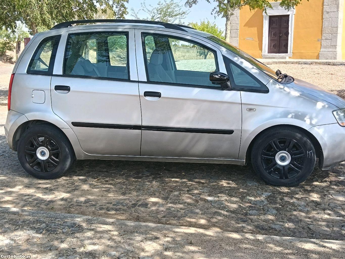 Fiat Idea motor 1.2 a gasolina — fotografia 10