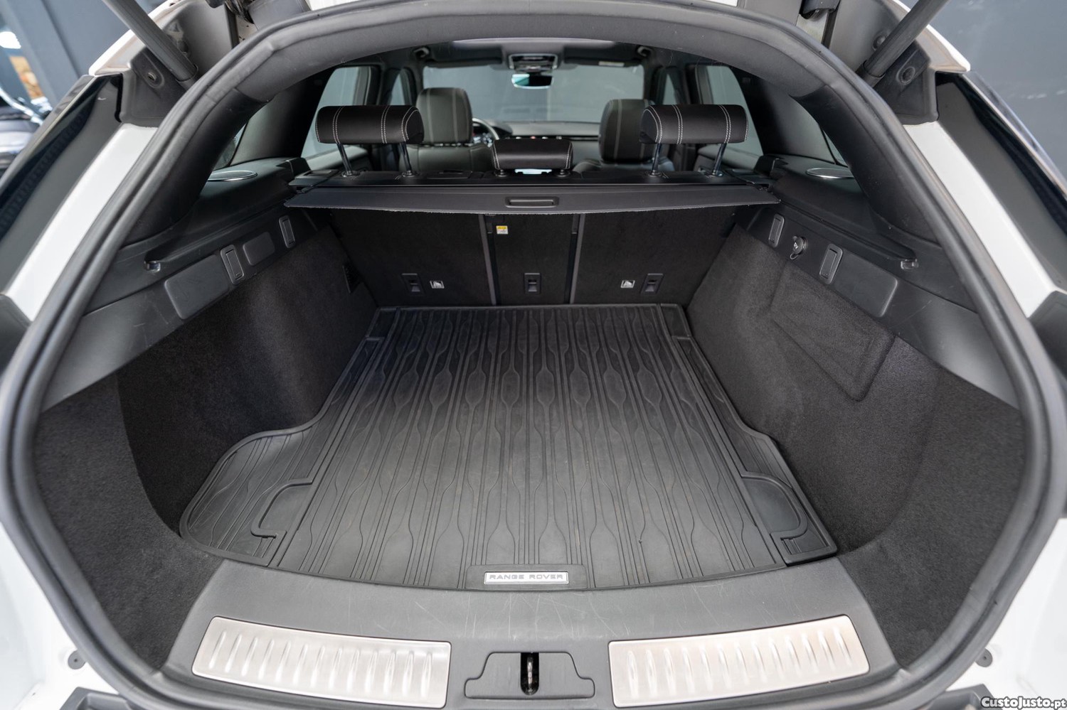Land Rover Range Rover Velar P300 R-Dynamic — fotografia 5