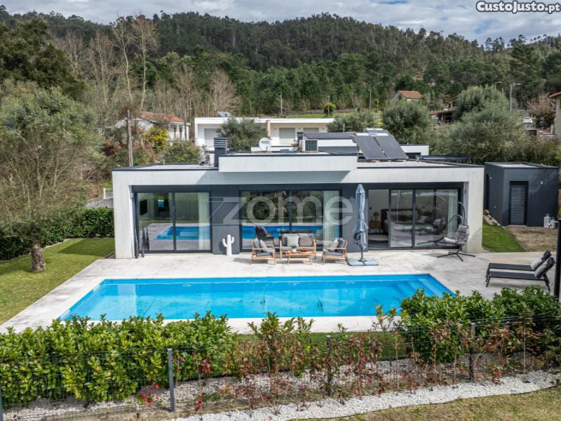 Moradia T3 Individual Nova Com Piscina -...