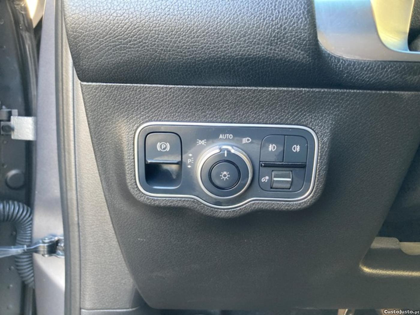Mercedes-Benz GLB 220 d 4Matic 8G-DCT — fotografia 12