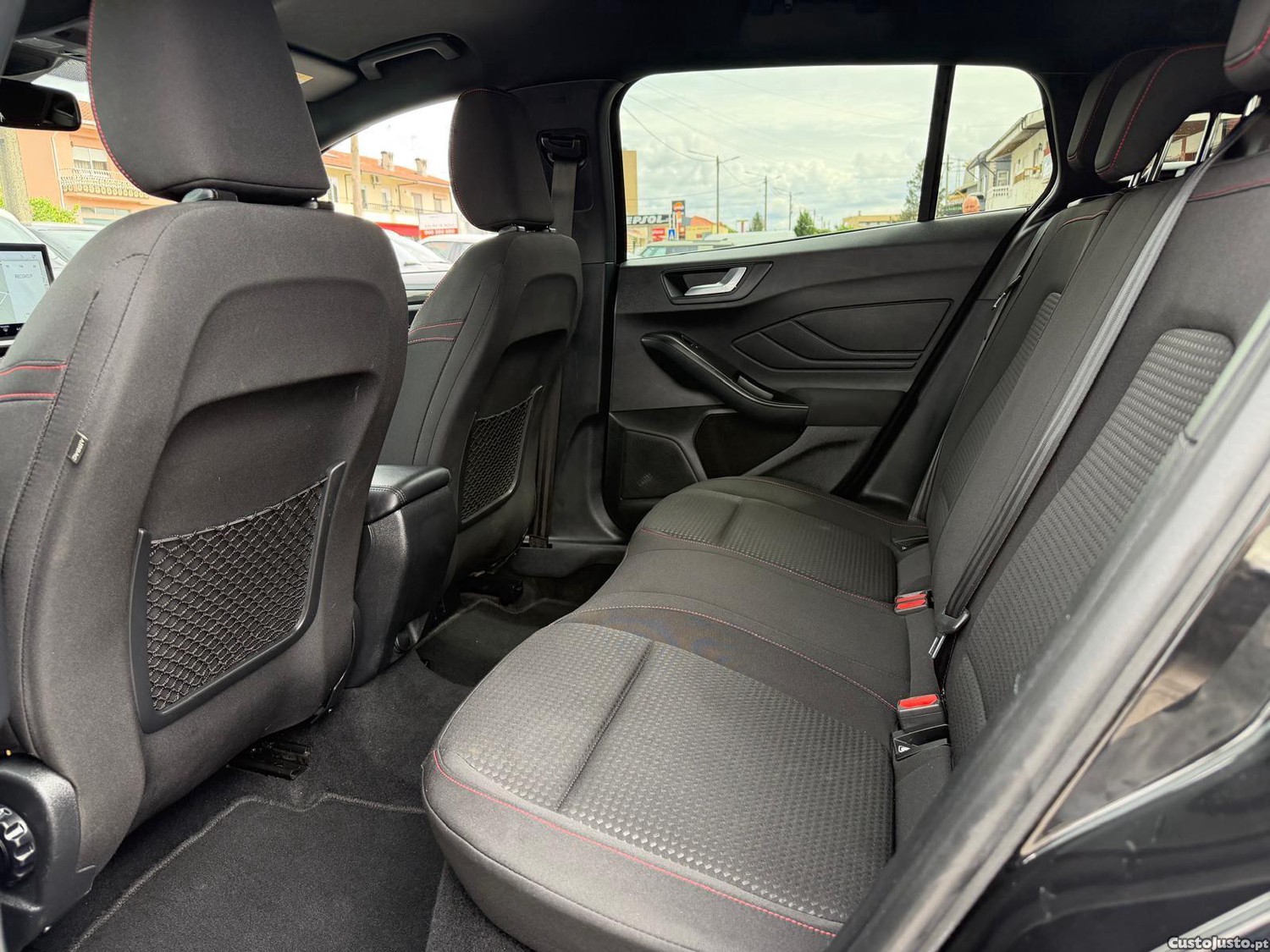 Ford Focus SW 1.0 EcoBoost MHEV ST-Line — fotografia 14