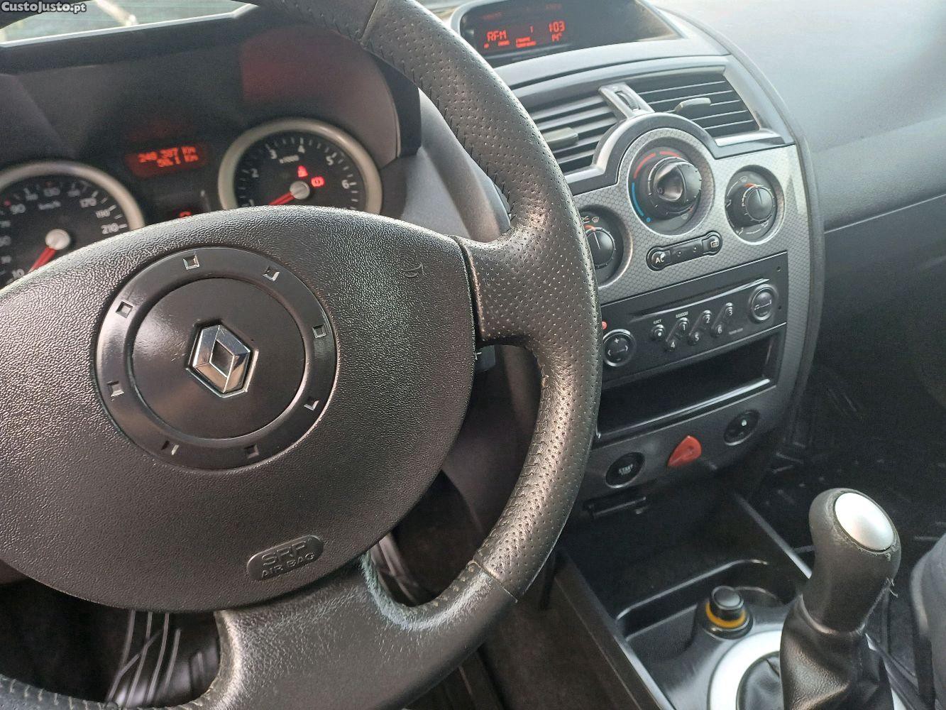 Renault Mégane 1,5 — fotografia 2