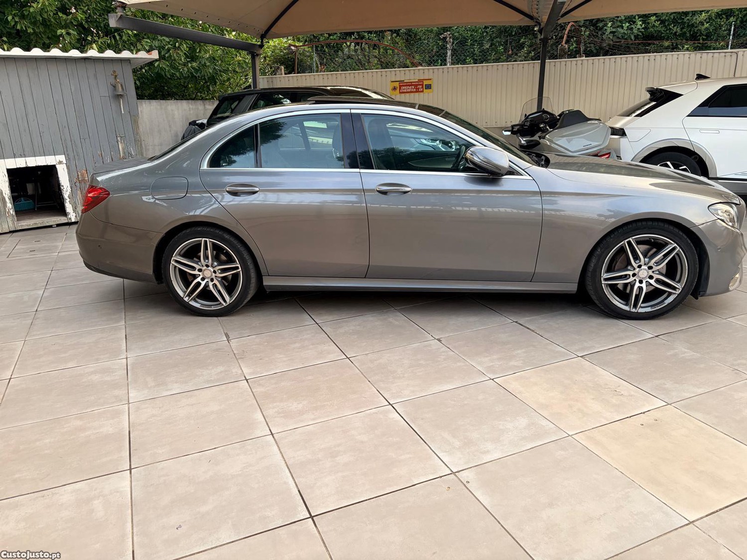 Mercedes-Benz E 220 d AMG Line 4 matic / como novo — fotografia 8
