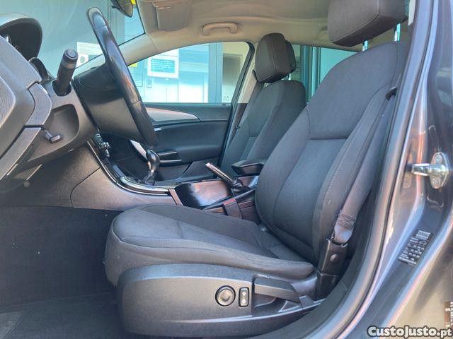 Opel Insignia Sport Tourer 2.0 CDT — fotografia 6