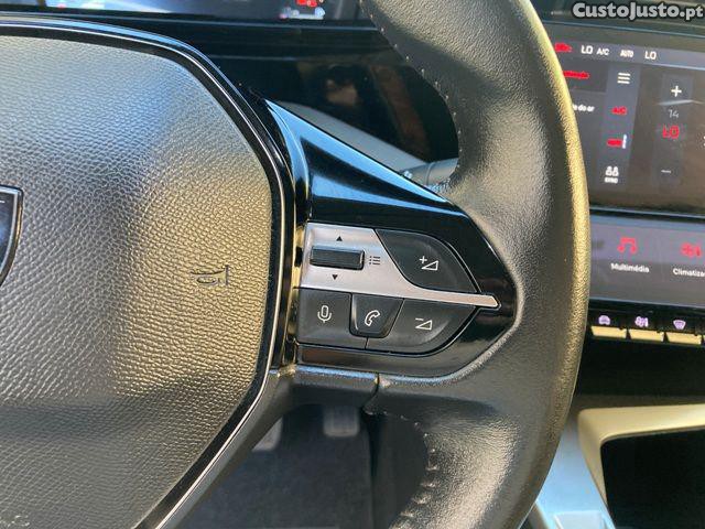 Peugeot 308 1.2 PureTech Allure — fotografia 16