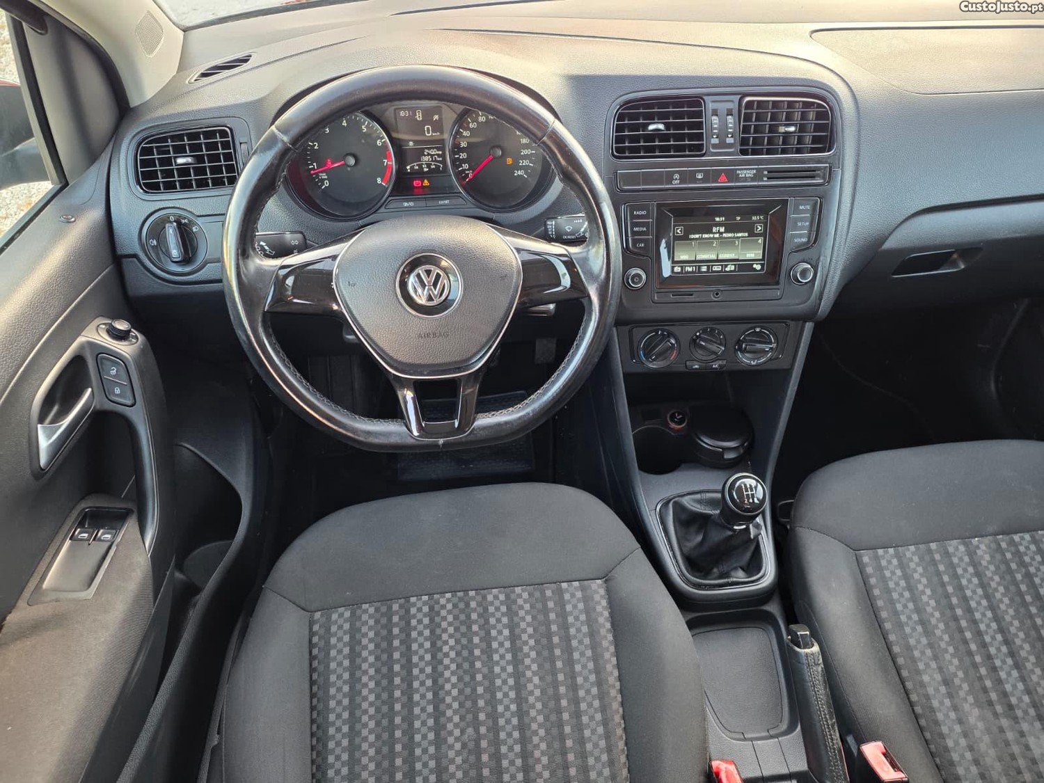 Volkswagen Polo 1.0 Trendline — fotografia 2