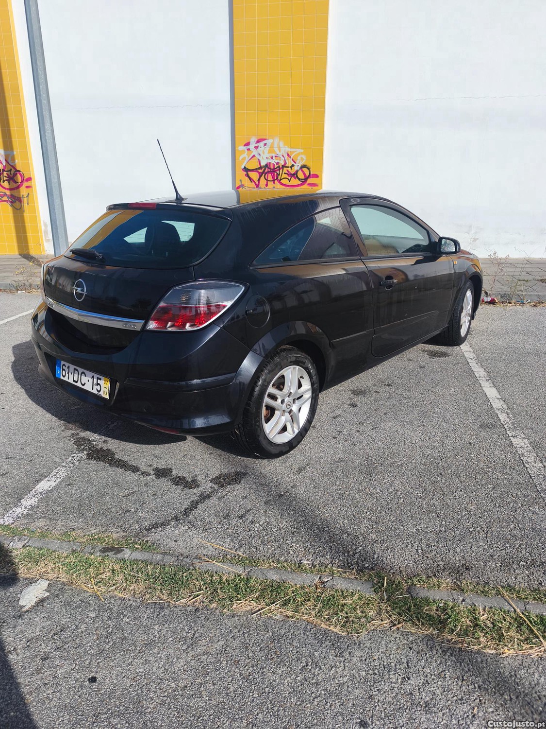 Opel Astra GTC 1.7 — fotografia 3